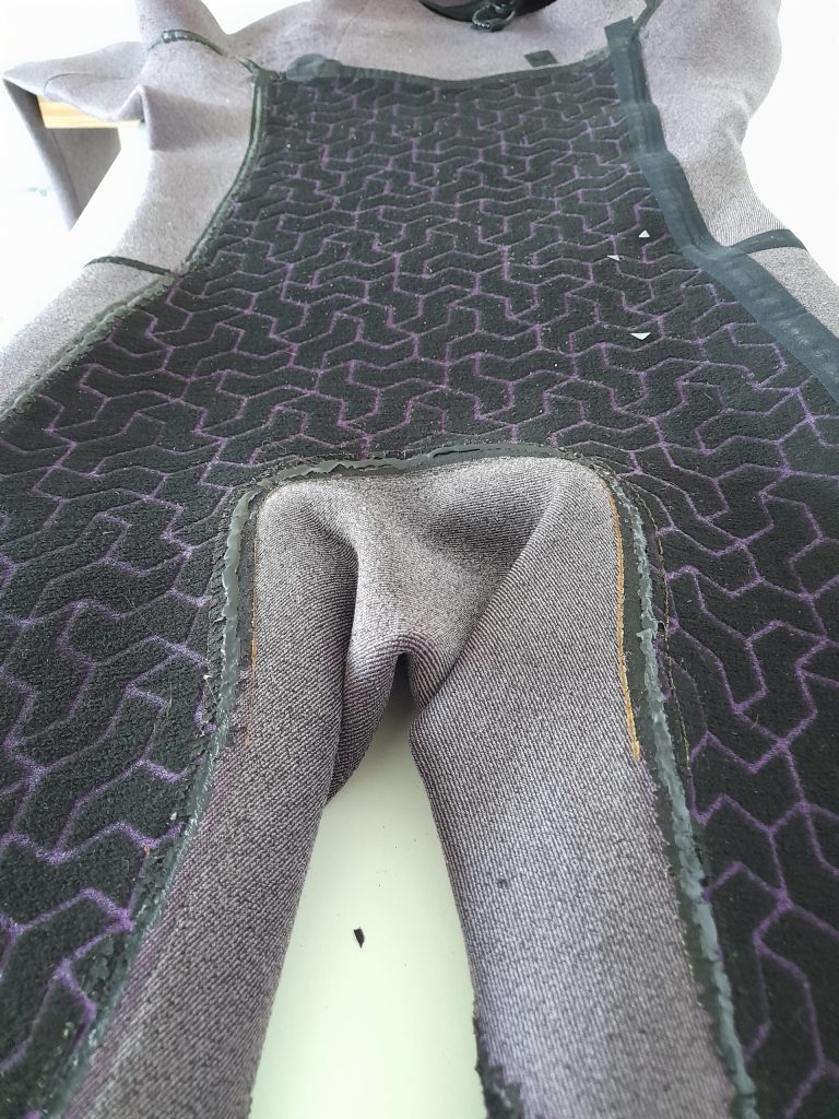 inicio reparação de selagem fato de surf billabong